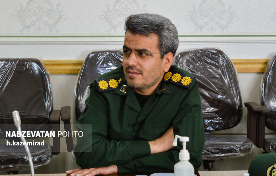 توزیع ۷۰۰ بسته معیشتی به مناسبت عید فطر بین دانش آموزان نیازمندان