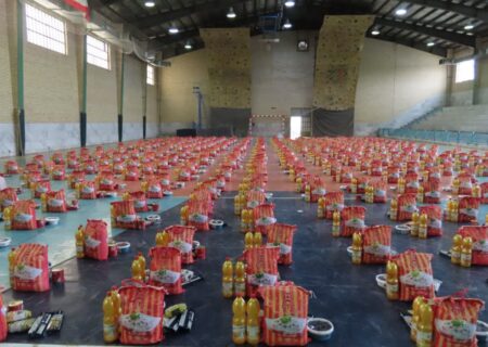 ۸۰۰ بسته مواد غذایی بین دانش آموزان نیازمند بخش باغبهادران توزیع شد