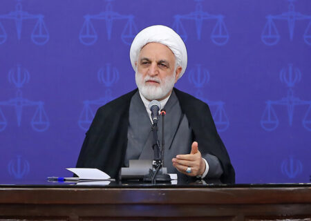 اژه‌ای:قاضی نباید از مشورت کردن با صاحب‌نظران و اهل فن اجتناب و احتراز داشته باشد