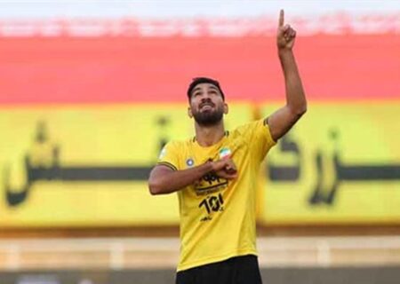 گل اول سپاهان به پیکان توسط مغانلو