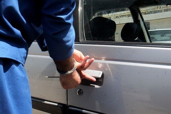 سارق محتویات داخل خودروی شهروندان لنجانی دستگیر شد