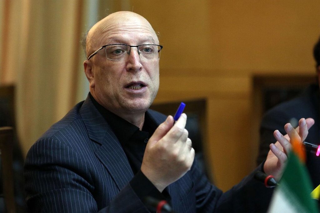 واکنش وزیر علوم به یکسان سازی پوشش در دانشگاهها