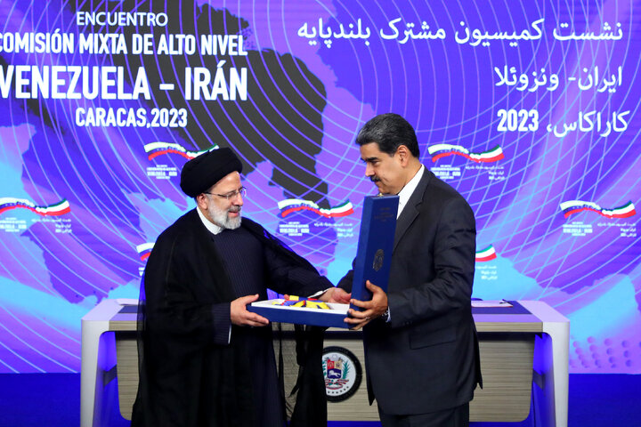 اعطای نشان افتخار ملی ونزوئلا به آیتالله رئیسی