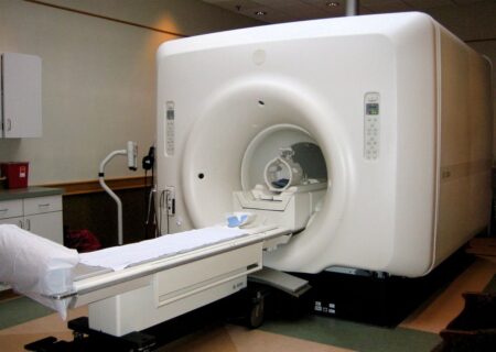بیمارستان شهدای لنجان به دستگاه MRI دولتی تجهیز شد/مراجعه میانگین ۴۰۰ هزار نفر در سال به بیمارستان