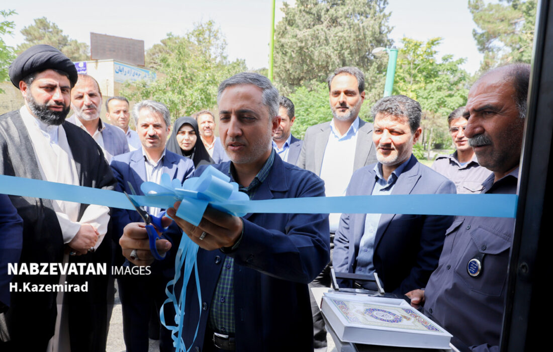 رونمایی از سه دستگاه اتوبوس شهری در فولادشهر