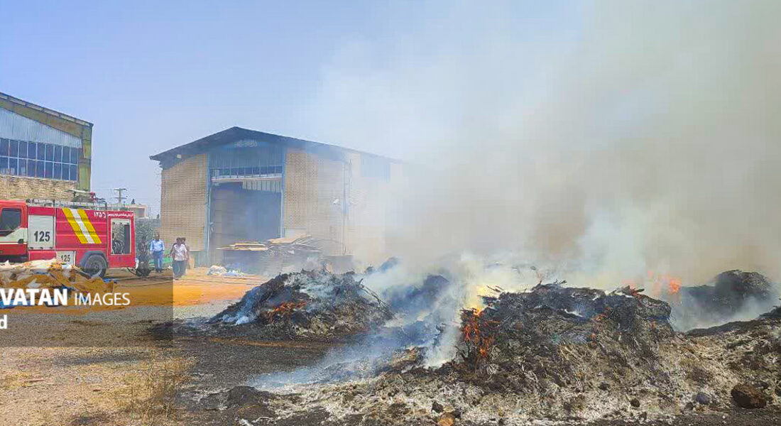 آتشسوزی کارخانه تولید نئوپان در شهرک صنعتی کچوئیه مهار شد+فیلم