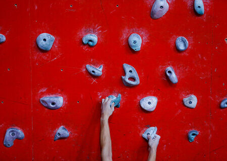 محرومیت یک سنگنورد پس از بی‌احترامی به پرچم مقدس جمهوری اسلامی ایران