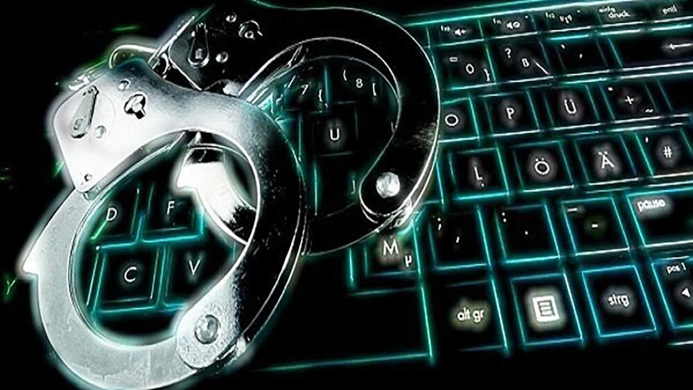 عاملان تهدید به انتشار تصاویر خصوصی و اخاذی در لنجان دستگیر شدند