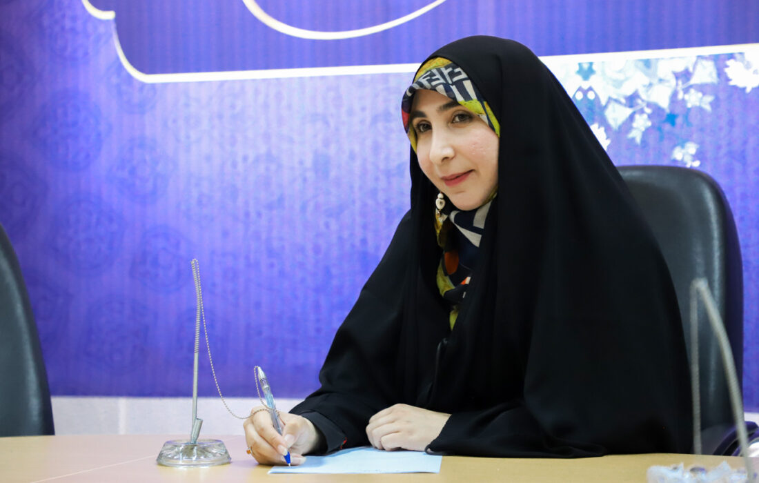 نقش زنان باید در جامعه اسلامی برجسته شود