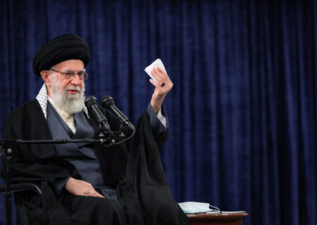 رهبر انقلاب: آمریکا به این نتیجه رسیده که در ایران چند نقطۀ بحران‌ساز وجود دارد