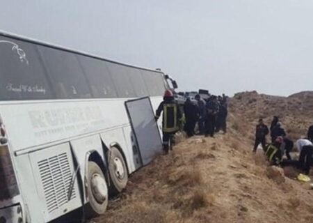 تصادف زنجیره‌ای در محور زرین شهر یک فوتی و ۲۴ مصدوم برجای گذاشت