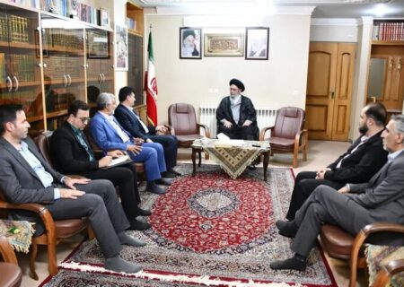 امام جمعه اصفهان: کار در امور مالیاتی کار بسیار ظریفی است