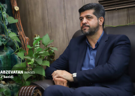 سبزپوشان نیروی انتظامی ستون امنیت و فرشته آرامش شهرهای ایران هستند