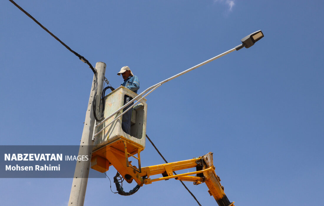 شهردار زرین شهر : چراغ روشنایی معابر شهرک مشاغل کارگاهی زرین شهر روشن شد