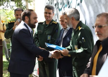 پایگاه مقاومت بسیج شهدای گمنام شهرداری چرمهین به عنوان “پایگاه برتر” بسیج ادارات شهرستان لنجان انتخاب شد