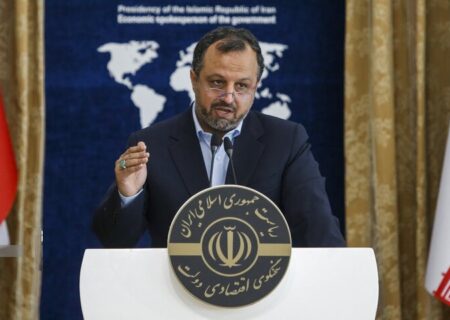 وزیر اقتصاد: ۹۵ همت دارایی مازاد بانک‌ها در دولت سیزدهم واگذار شد
