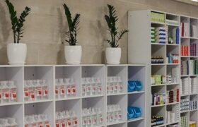 رئیس سازمان غذا و دارو: تحریم‌ها تأثیرات جدی بر فرآیند تأمین داروهای ضروری کشور دارد