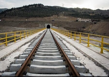 خادمی: ۵۰۰ کیلومتر خط‌ آهن امسال بهره‌برداری می‌شود