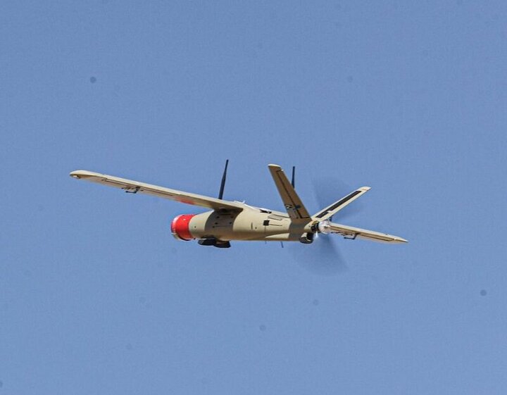 رونمایی از بمب‌های پرسه‌زن در رزمایش اقتدار ۱۴۰۲ نیروی زمینی ارتش