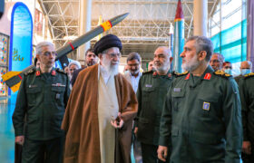 بازدید رهبر انقلاب از نمایشگاه دستاوردهای نیروی هوافضای سپاه پاسداران