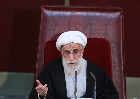 آیت‌الله جنتی: مسئولان با خدمتگزاری خالصانه قدرشناس مردم باشند