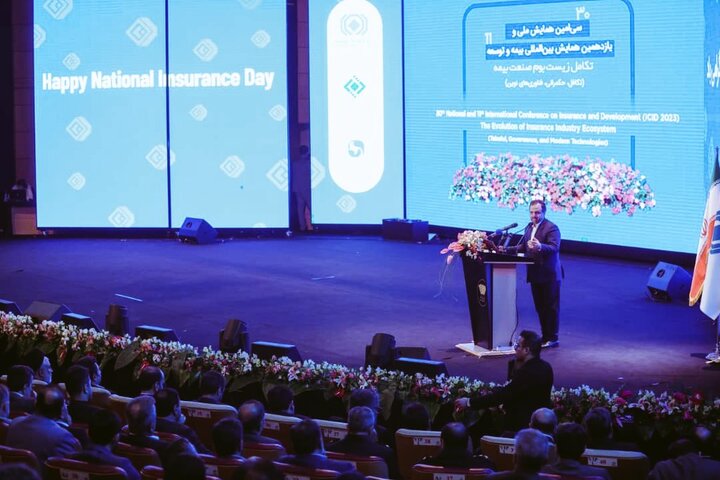 خاندوزی: کروکیها و کنترل نرخشکنیها، گامهای جدید در بیمه کشور آنلاین شدند