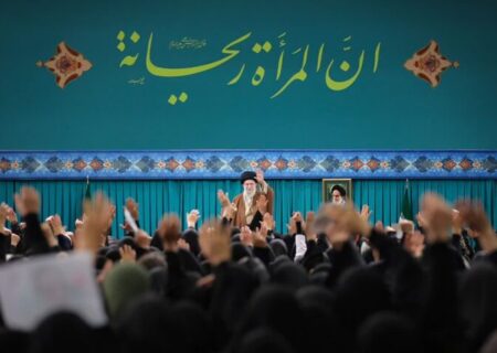 ۲ هزار نفر از مردم قم برای دیدار با رهبر معظم انقلاب راهی حسینیه امام خمینی (ره) شدند