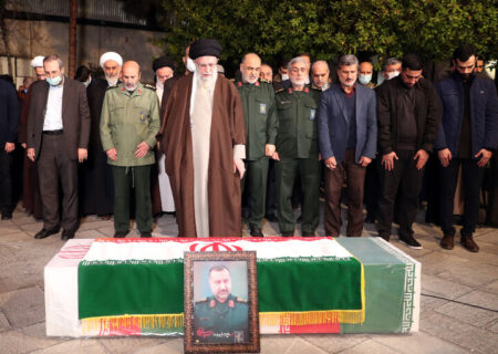 اقامه نماز رهبر انقلاب بر پیکر سردار شهید سید رضی موسوی