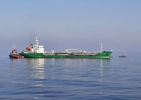 توقیف دو کشتی خارجی حامل میلیون‌ها لیتر سوخت قاچاق توسط نیروی دریایی سپاه در خلیج‌فارس