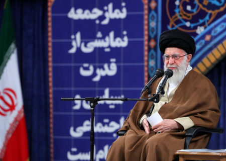 رهبر انقلاب: حضور در انتخابات صرفاً تکلیف نیست حق مردم است