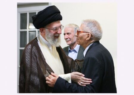 رهبر انقلاب درگذشت کریم مجتهدی را تسلیت گفتند