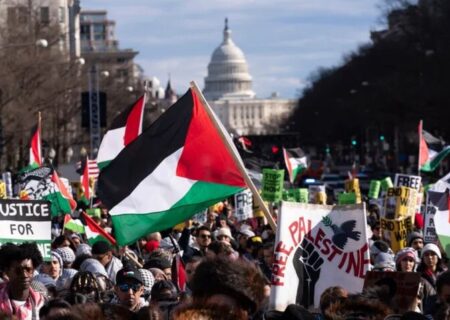 تظاهرات آمریکایی‌ها مقابل کاخ سفید