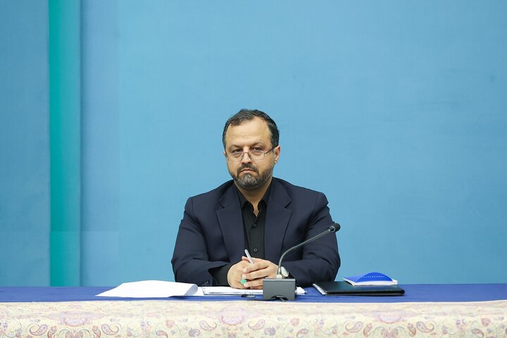 وزیر اقتصاد: دست سازمان مالیاتی برای اجرای قانون پایانههای فروشگاهی باز است