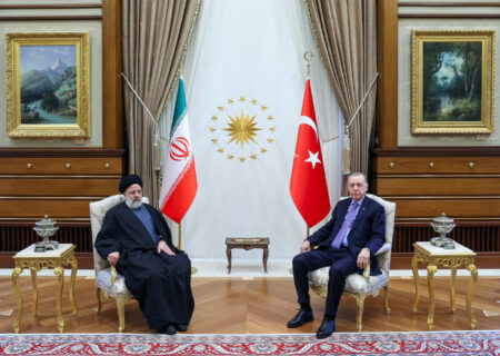 آیت الله رئیسی: اراده مسئولان ایران و ترکیه بر ارتقا و جهش در روابط به‌ویژه در بخش تجاری و اقتصادی است