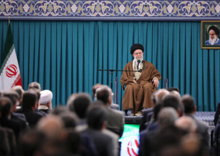 رهبر معظم انقلاب: مهم‌ترین وظیفه دولت بهبود فضای کسب و کار و برطرف کردن موانع آن است