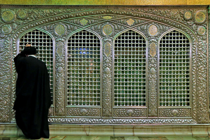 نور اردهال؛ روایتی از حضور رهبر انقلاب در امامزادگان مشهد اردهال کاشان