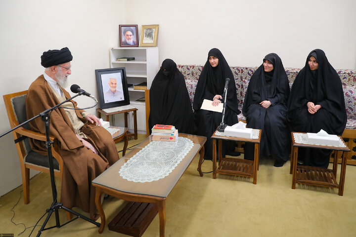 خاطره رهبر انقلاب از نقل قول حاج قاسم درباره همسرشان