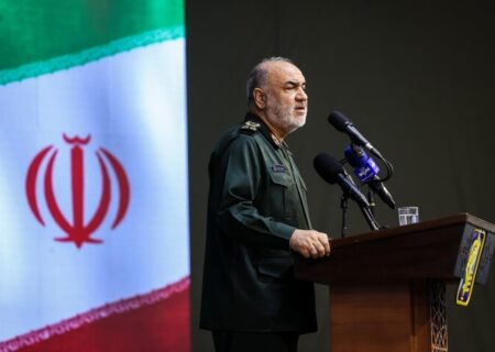 سرلشکر سلامی: هیچ عملی از هیچ دشمنی در مورد نظام جمهوری اسلامی ایران بدون پاسخ نخواهد ماند