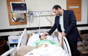 عیادت وزیر آموزشوپرورش از دانشآموز جانباز حادثه تروریستی کرمان