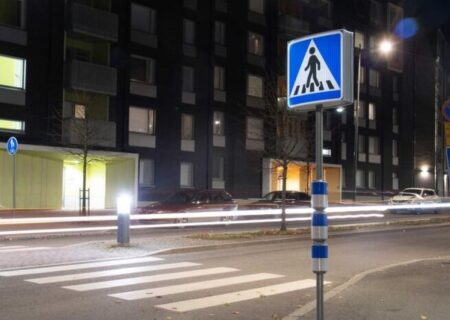 عابران پیاده موظف به رعایت قانون هستند