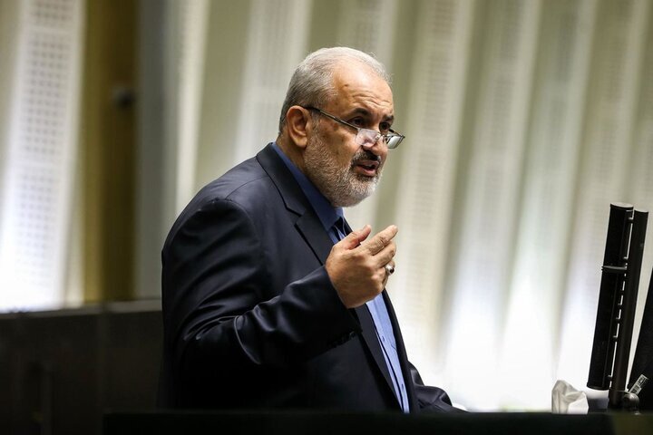 وزیر صمت: ۲۳ شرکت برای واردات خودرو مجوز گرفتهاند