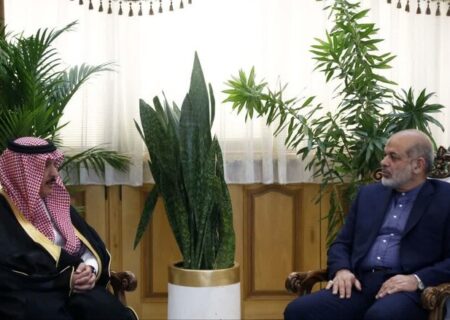 سفیر عربستان: مشکل عمره به‌زودی حل می‌شود