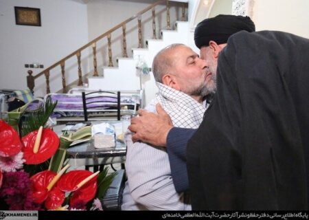 تجلیل نمایندگان رهبر انقلاب از جانبازان