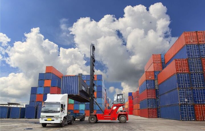 رضوانیفر: درآمد گمرک از واردات خودرو و تلفن همراه ۷۹ درصد افزایش یافت