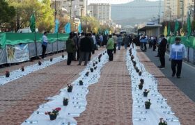 بزرگترین سفره افطار جهان به طول ۶ کیلومتر در مشهد مقدس