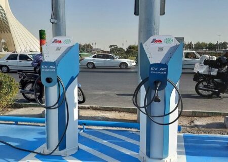 تامین برق ایستگاه‌های شارژ خودروهای برقی در حال انجام است