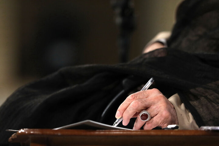 رهبر انقلاب: جوانان عزیز دانشجو در آمریکا! شما اکنون در طرف درست تاریخ ایستادهاید