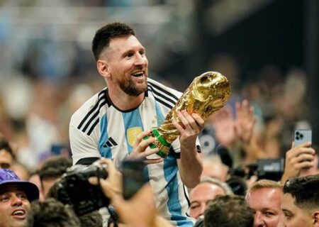 مسی زمان خداحافظی خود را اعلام کرد