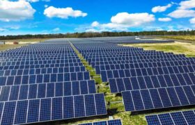 معاون وزیر نیرو: ۱۰۰ سامانه خورشیدی در مدارس نصب شده است