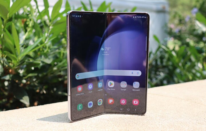 گلکسی زد فولد ۶ با فریم تیتانیومی